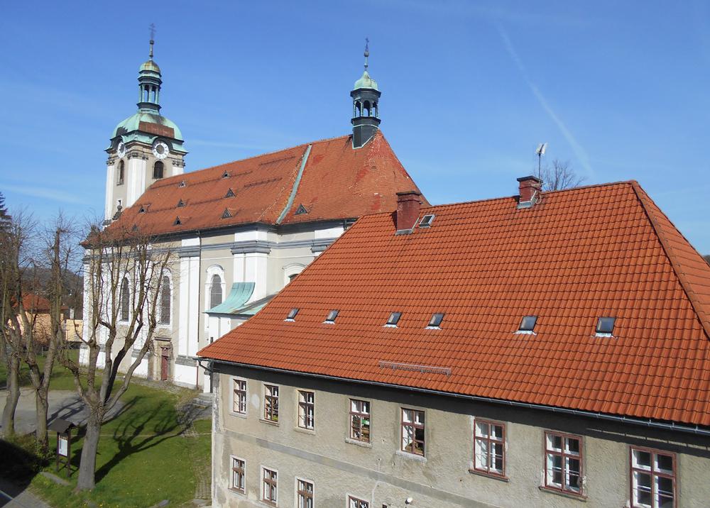 Kostel sv. V�clava ve �luknov�.